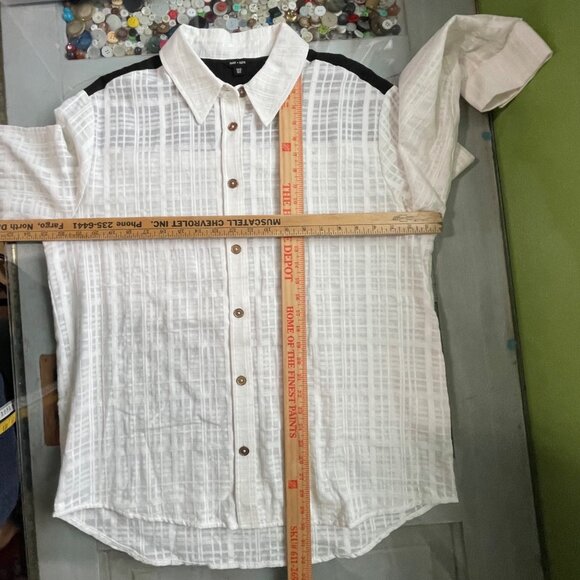 Saint & Sofia Button Down Shirt Long Sleeve Collared Striped Size 12 Minimalist - Picture 9 of 9